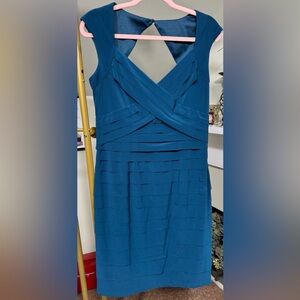 Jones Wear Teal Tiered V-Neck Midi Dress